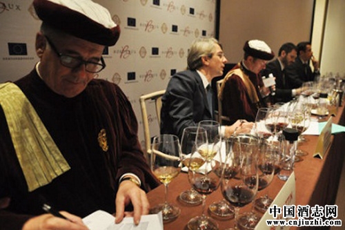 ���������󰶱����ܾ��� ��۽����ѧ��Χ