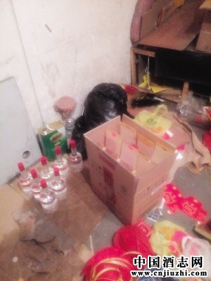 ���ϵİ׾�ƿ����װ