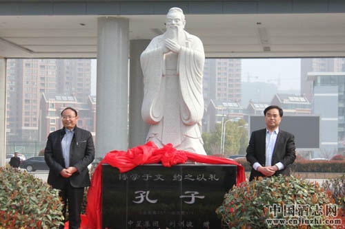 �׸����ҵ��ף���ӵ���2567�������ʥ���Ļ��ʽ����