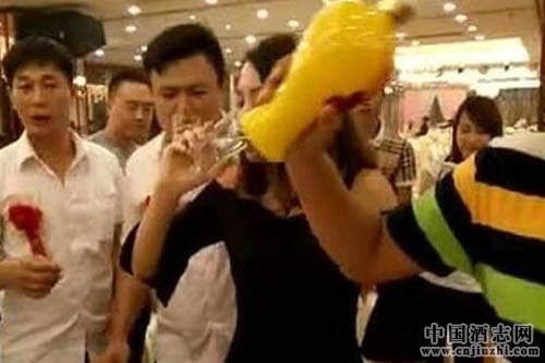 28������Ĳ������ֳ���Ȱ׾ƣ��ƾ��ж���������