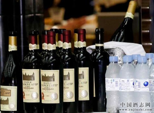 �ڶ����ļ��������ƥ���˶��ῪĻ�����þ�
